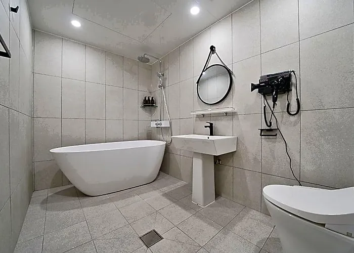 Dongdaemun History Cultural Park Station Loo